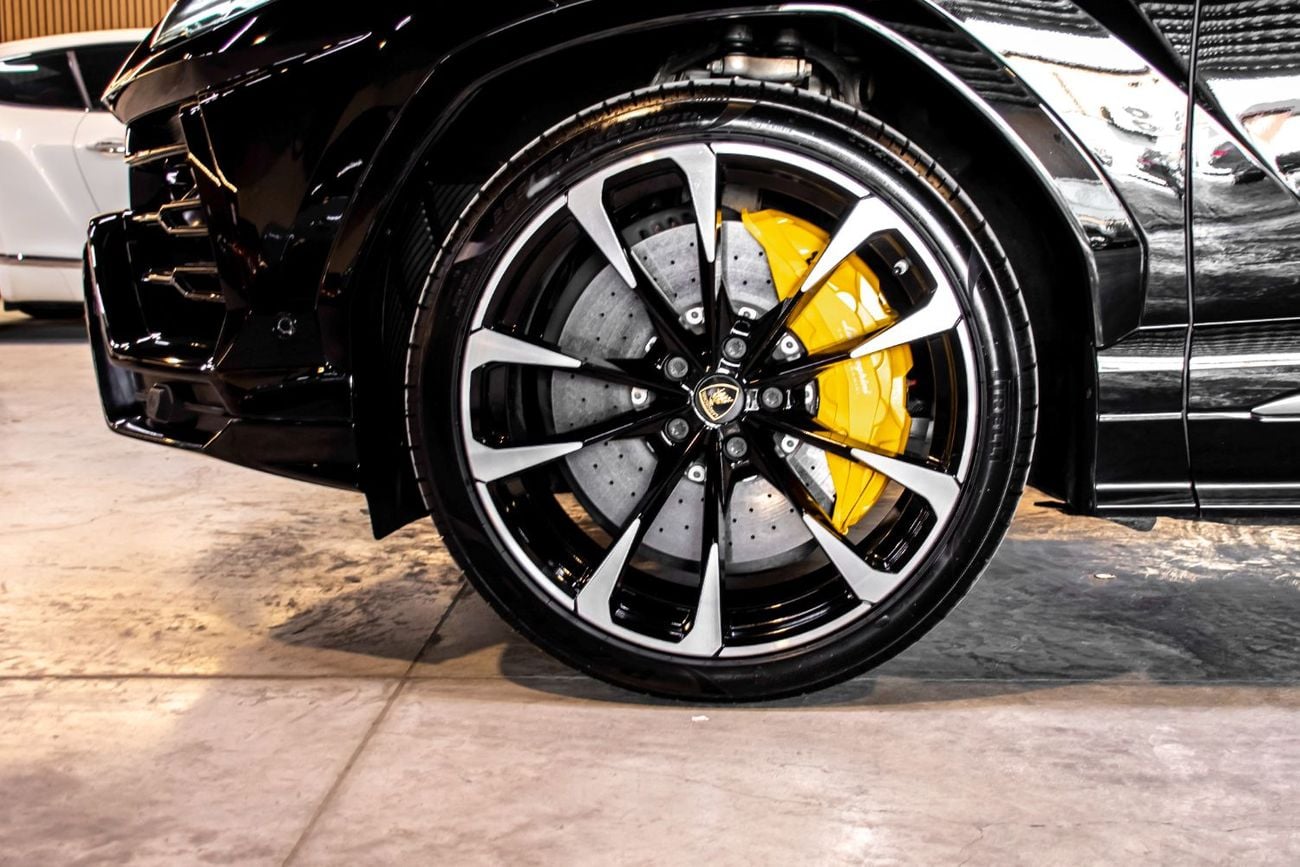 Lamborghini Urus STANDARD