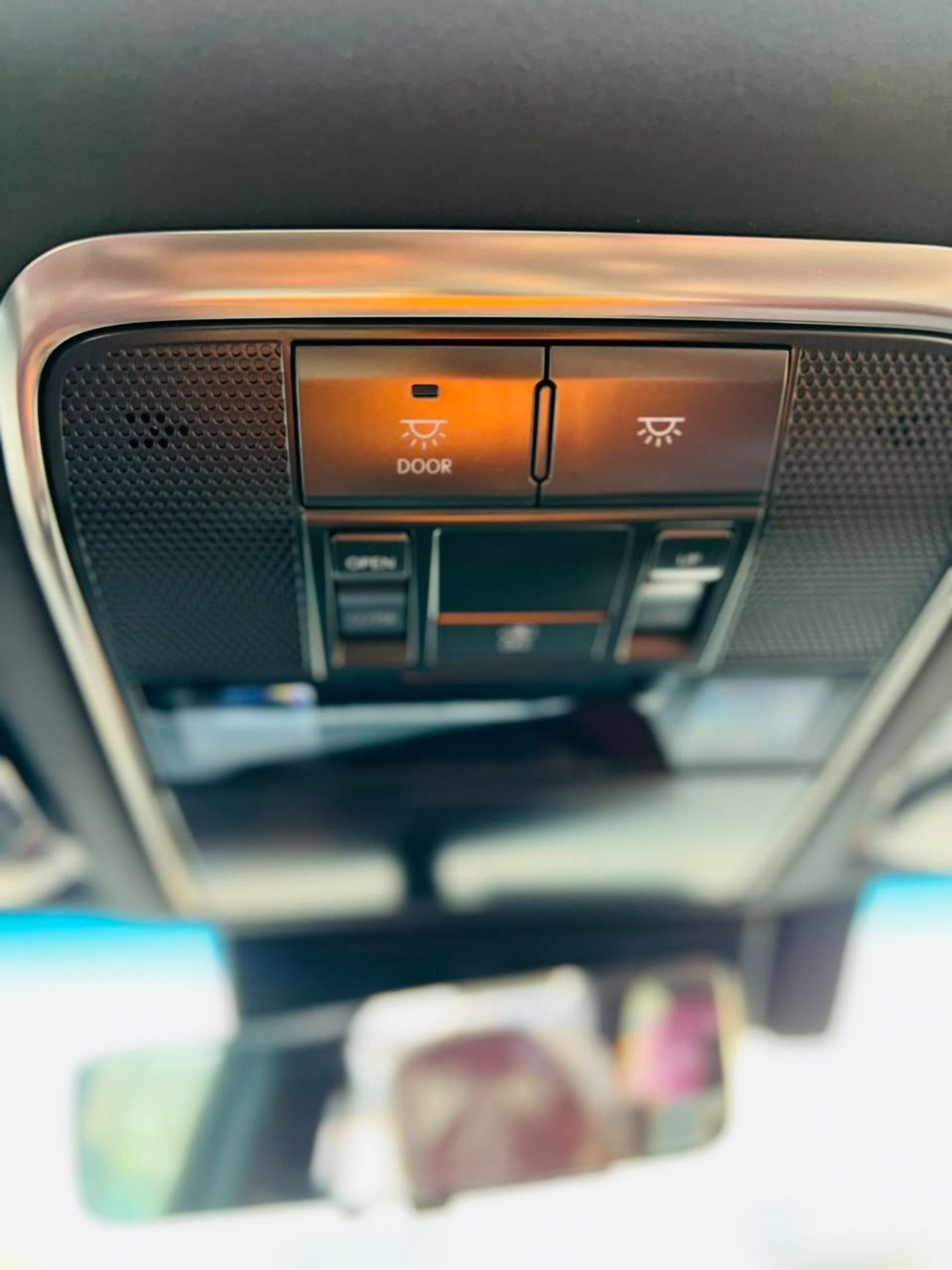 Lexus LX700h SIGNATURE WHITE INSIDE RED