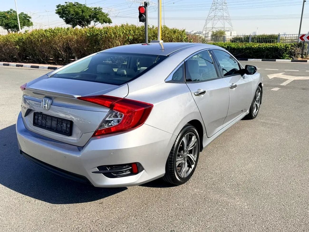 Honda Civic 1.8 i-VTEC GCC Specs single owner full service history from al Futtaim automobiles