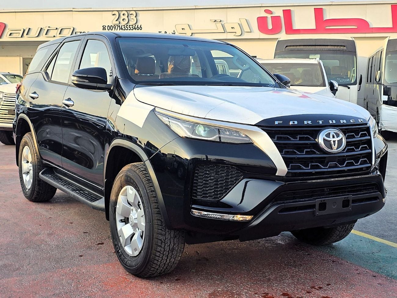 Toyota Fortuner Fortuner SR5 2.7L A/T 4WD SUV 7Seats GCC Black Color 2026 Toyota Fortuner SR5 2.7l A/T 4WD GCC Black Color 2026 Model