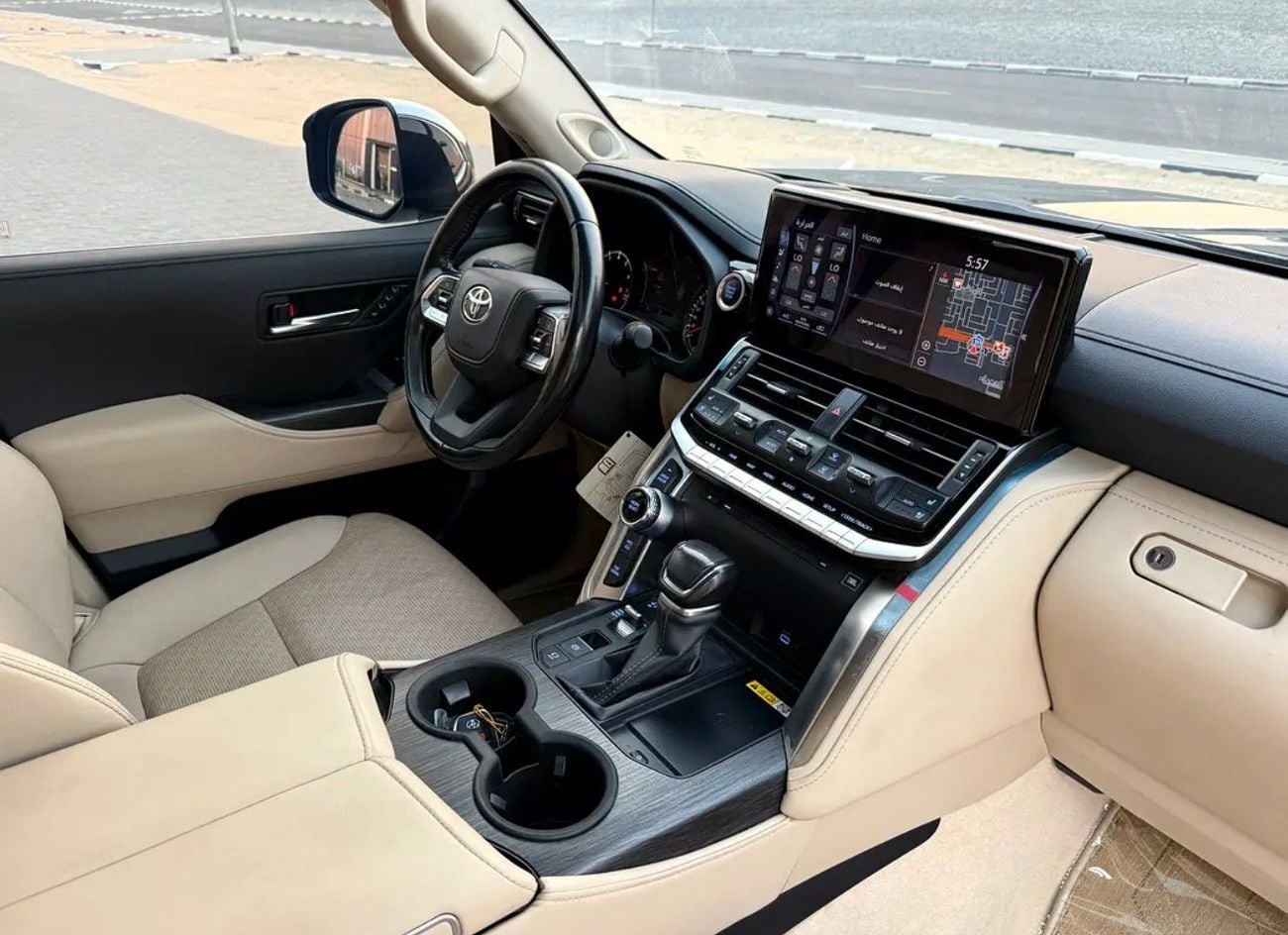 تويوتا لاند كروزر VXR موديل 2022، محرك VXR ثنائي الأسطوانات سعة 3.5 لتر، كامل المواصفات، بحالة ممتازة ونظيفة للغاية.