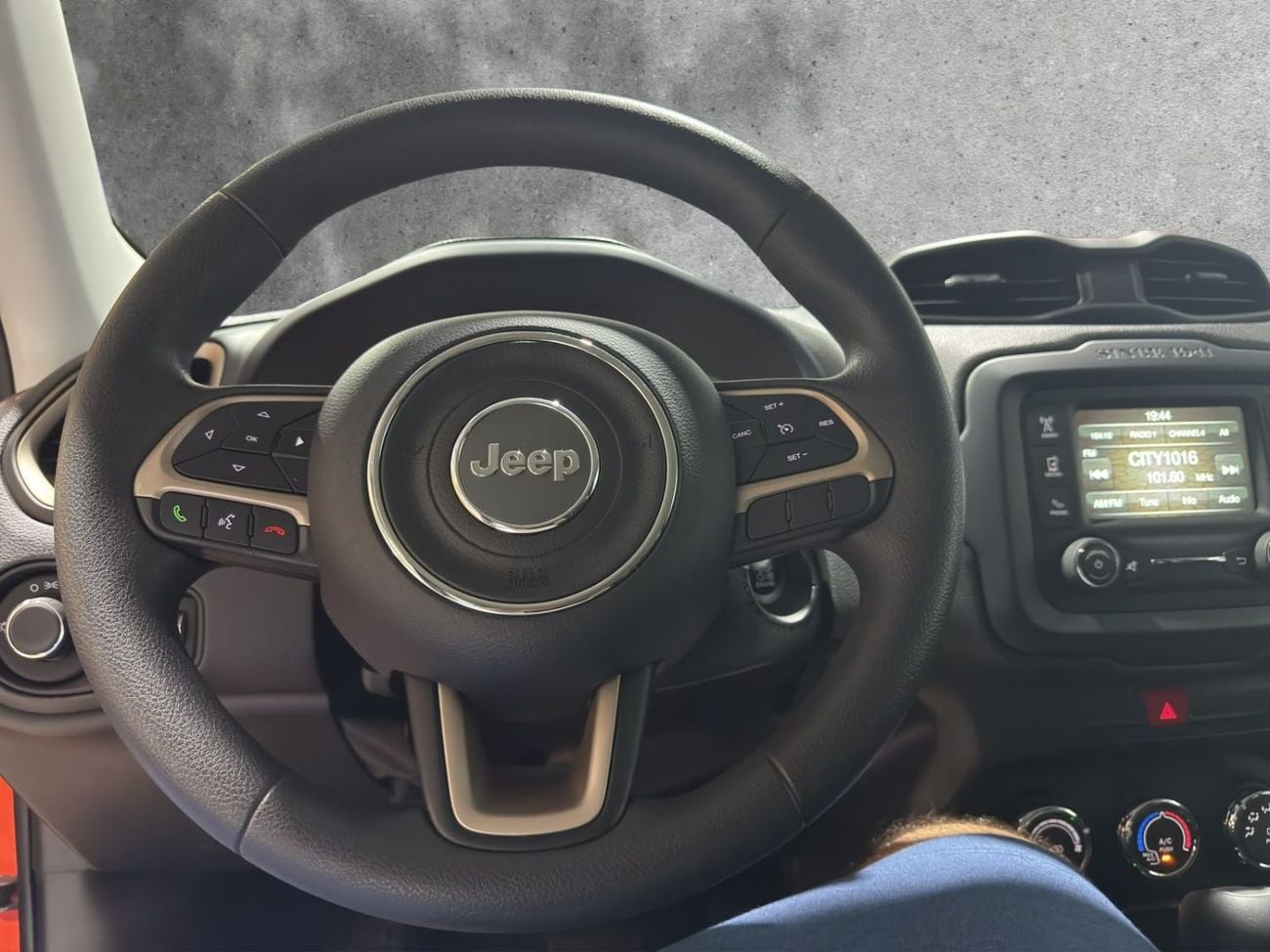 Jeep Renegade SPORT 2017 Jeep Renegade Sport 2.4L MultiAir | GCC | Accident Free | Error Free | Cheapest in Market