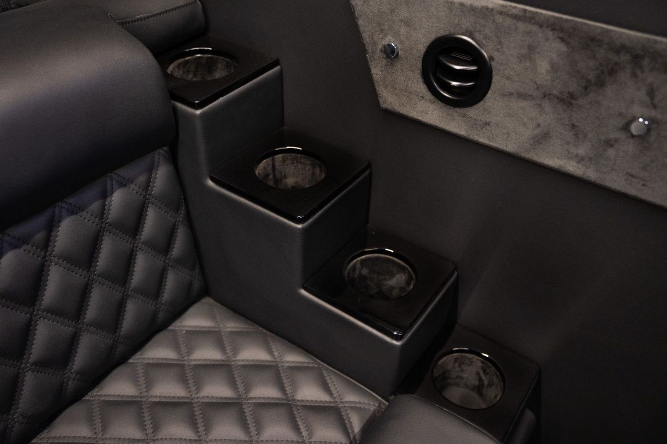 تويوتا هاياس GL Party Van built by Barugzai