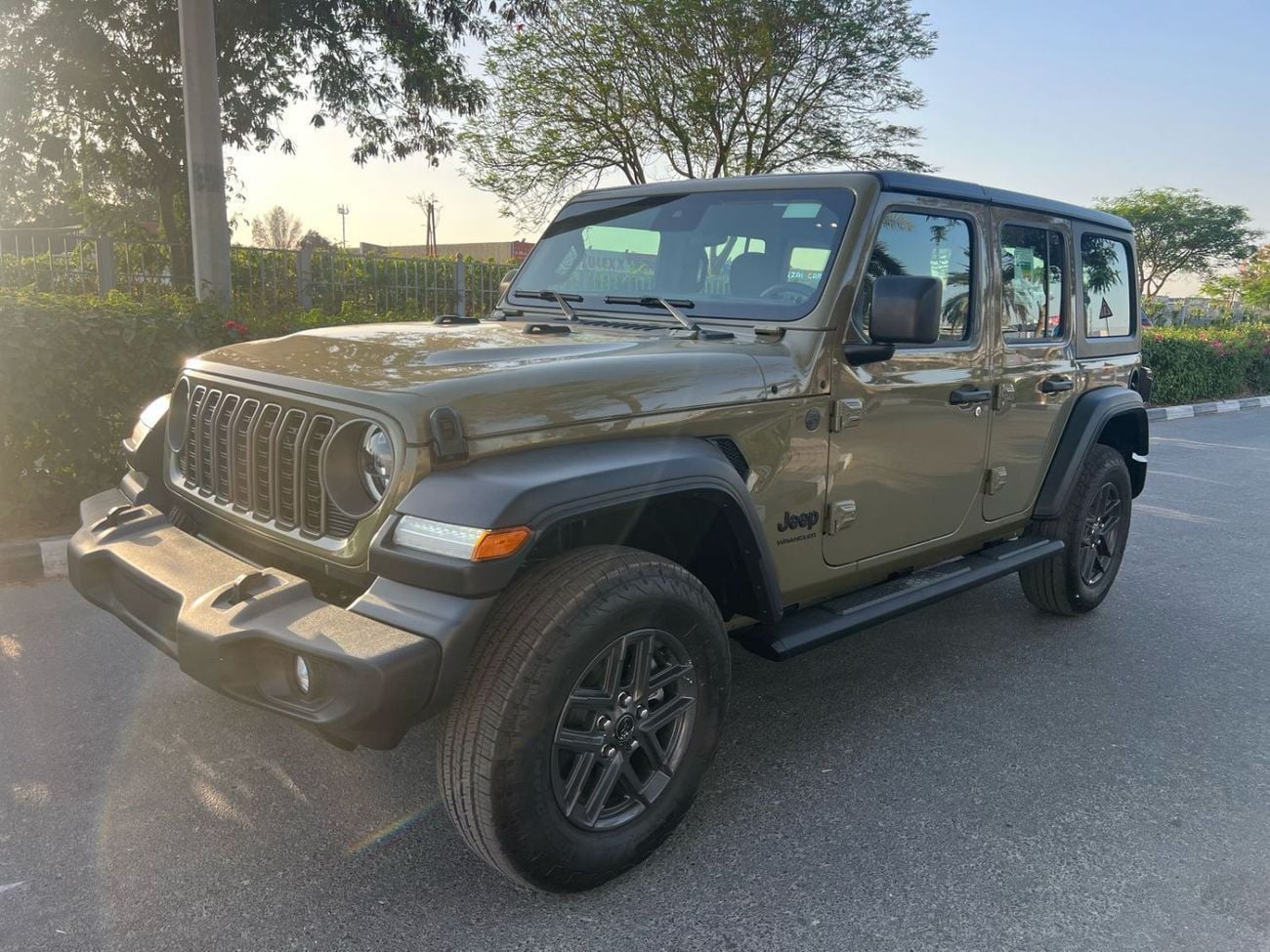 Jeep Wrangler Unlimited SPORT 2.0L A/T