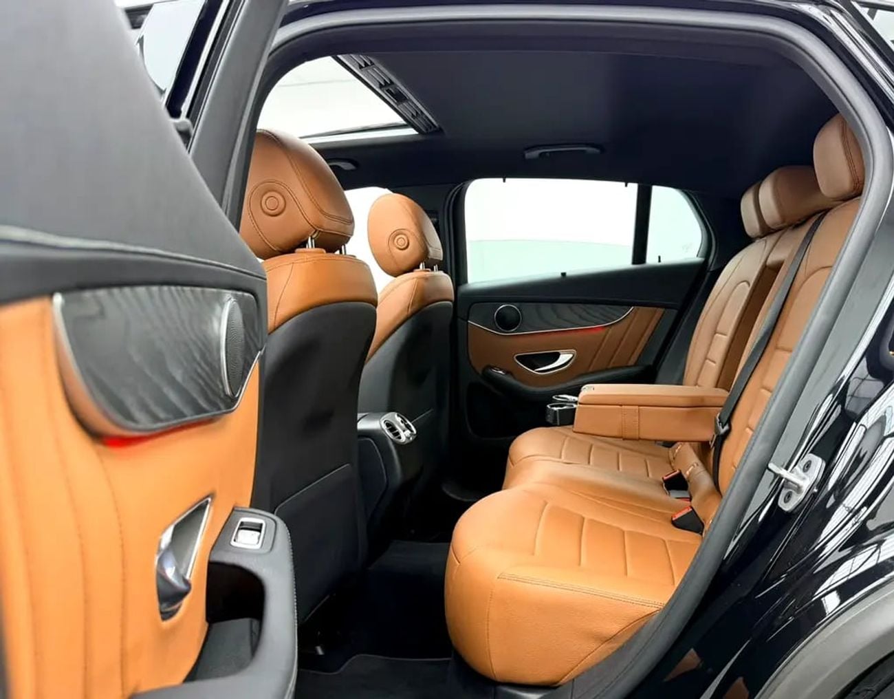 Mercedes Benz Glc 220d 4matic GLC200 4MATIC Coupe, MB Warranty + Service Pack, Fully Loaded, GCC