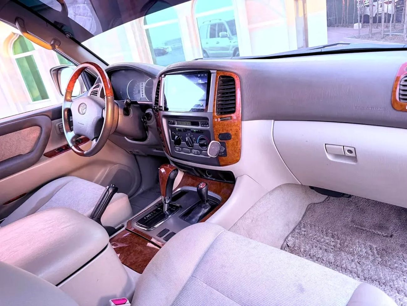 Toyota Land Cruiser لاند كروزر موديل GXR بحالة ممتازة GXR GCC Specs