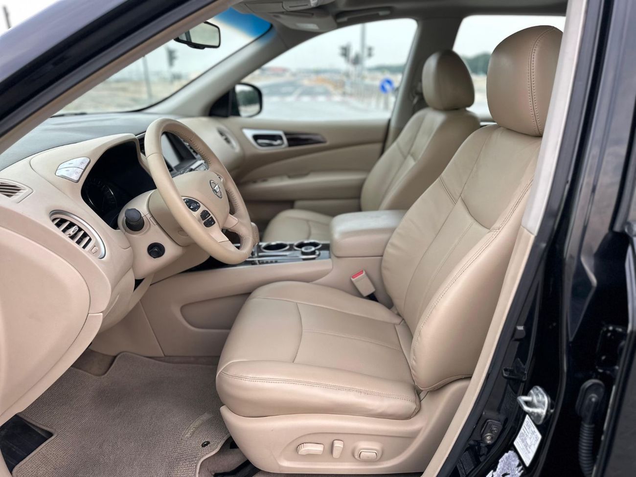 Nissan Pathfinder CLASSIC XE