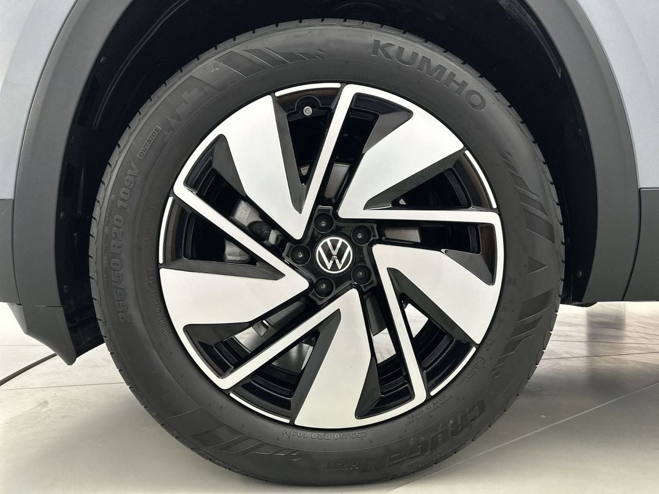 Volkswagen Teramont COMFORTLINE Teramont Comfortline Premium Leather 7-Seater SUV | Panoramic Sunroof | Desert Comfort Ready