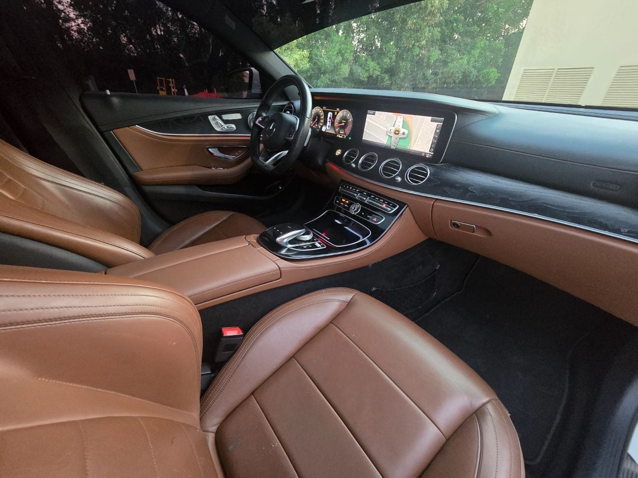Mercedes Benz E300 AVANTGARDE SPORT