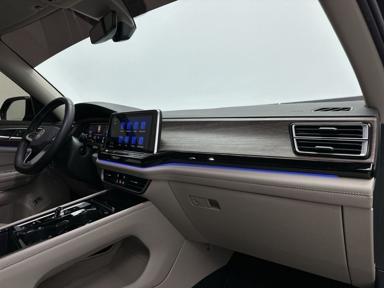 Volkswagen Teramont COMFORTLINE with Sunroof - Leather Seats 2L | VW Certified | Well Maintained
