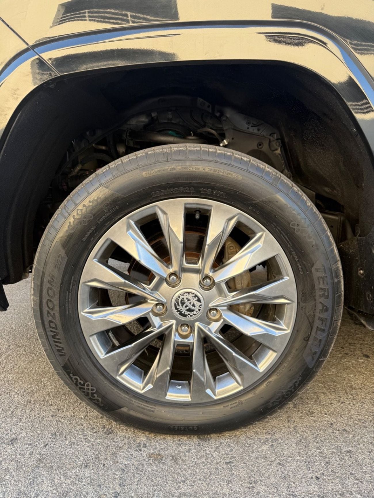 Toyota Land Cruiser GXR 2018 V8/4.6 SHAPE CHANGED NEW KIT 2026