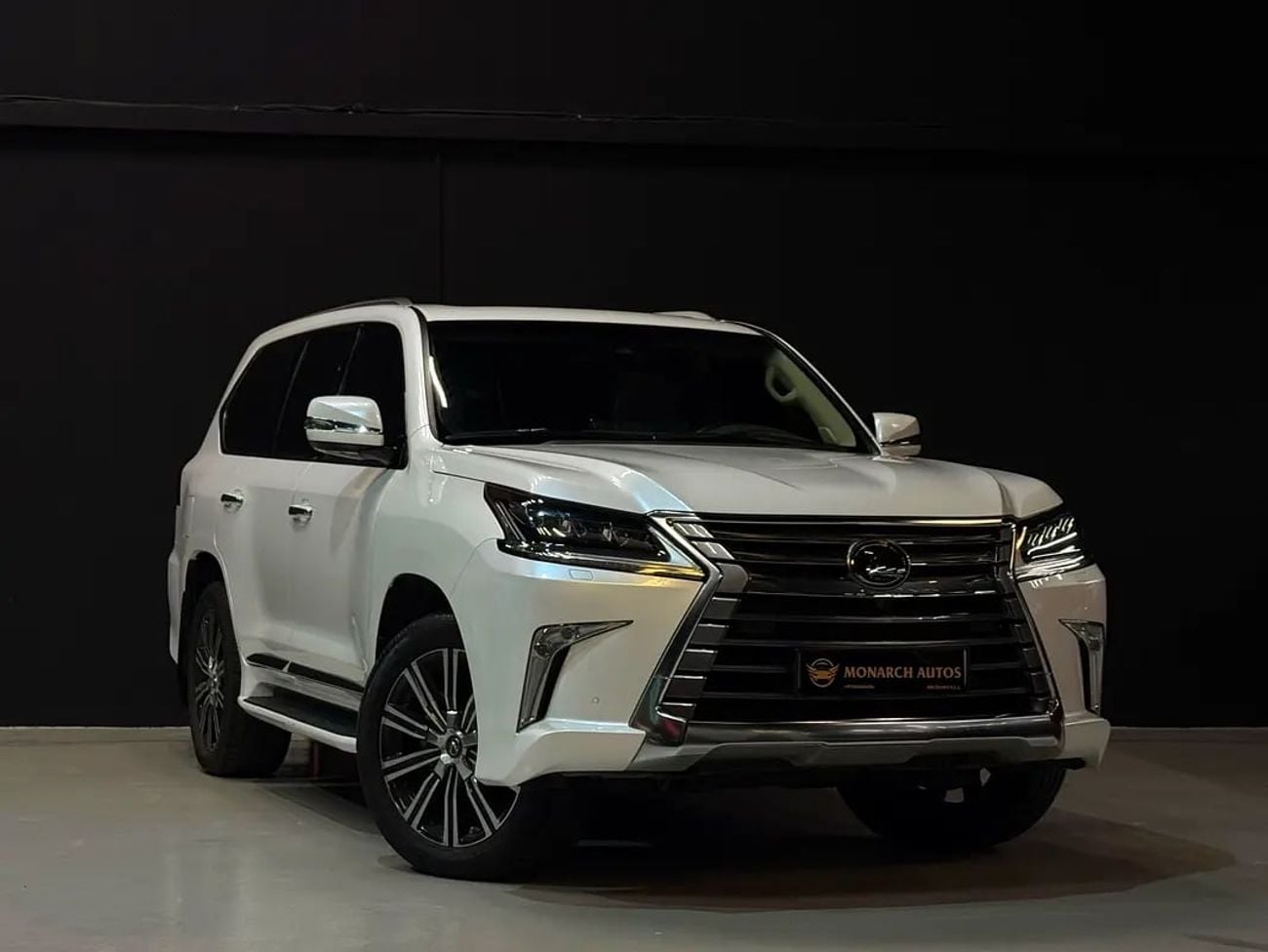 لكزس LX 570 PLATINUM Pristine LX 570 Platinum | GCC Specs |Full Service History
