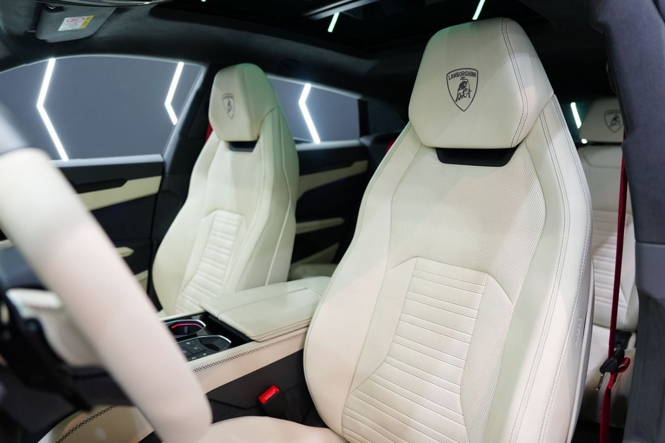 Lamborghini Urus SE 2025 Lamborghini Urus SE, Panoramic Roof, Bang N Olufsen Audio, 800 HP Hybrid!!