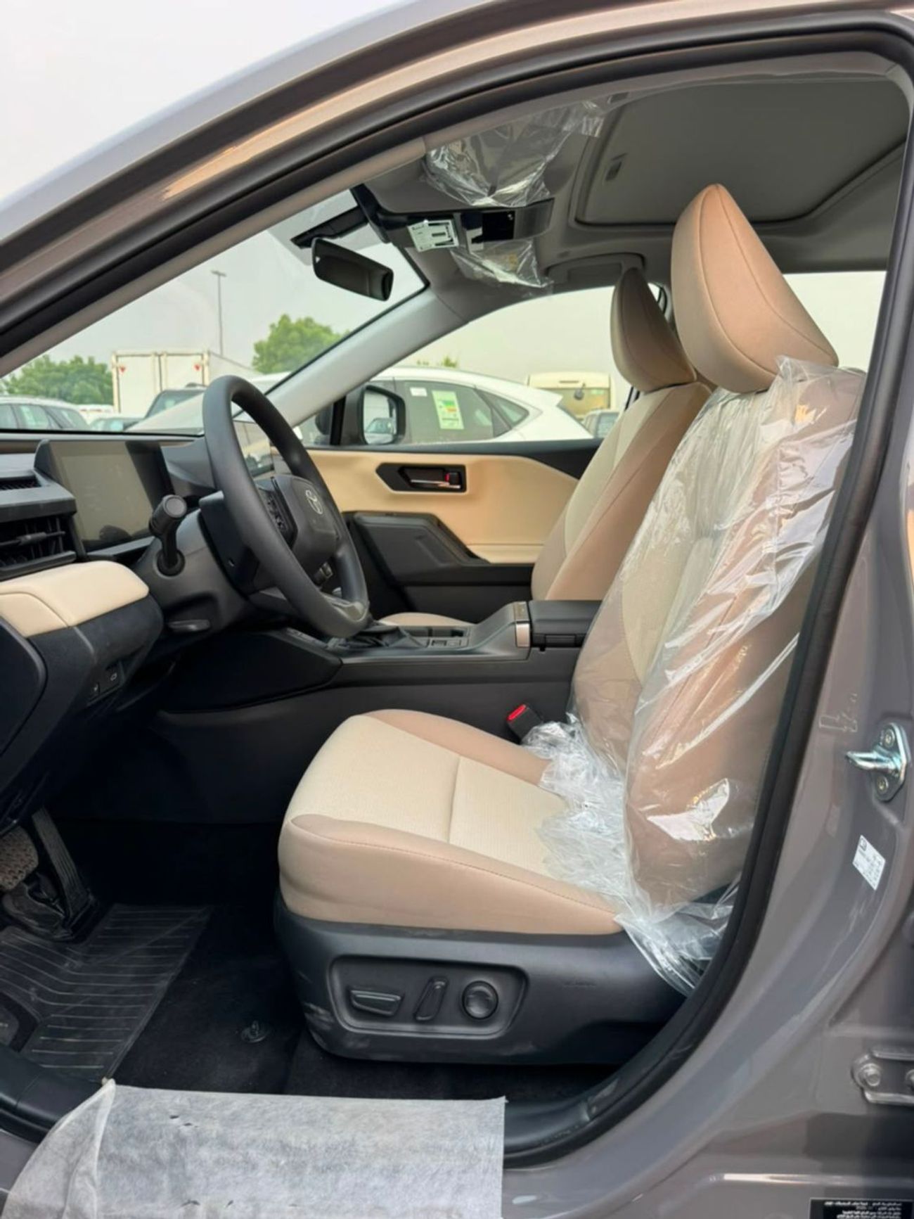 Toyota RAV4 XLE-G MID OPTION || 2.0L PETROL V4 / SUNROOF / DRIVER PWR SEAT / DVD+REAR CAMERA (CODE # RVPXLEO)