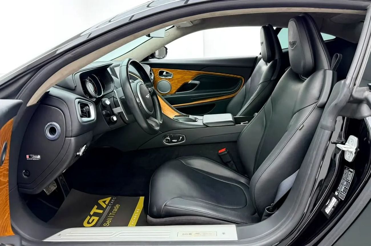 أستون مارتن DB11 V12 Coupe, Service History, Fully Loaded, Excellent Condition, Japanese