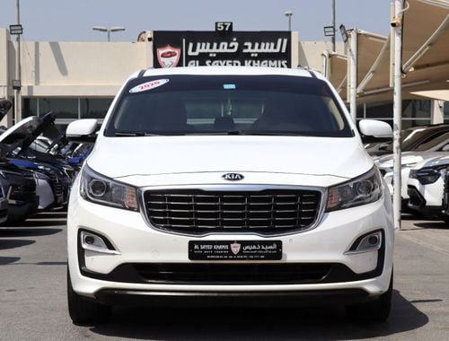 Kia Carnival EX ACCIDENTS FREE - GCC - PERFECT CONDITION INSIDE OUT - MID OPTION