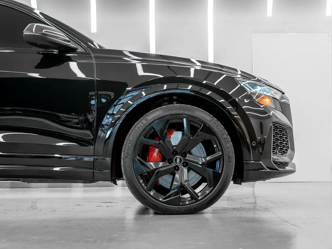 أودي RSQ8 RSQ8 BLACK WITH WARRANTY