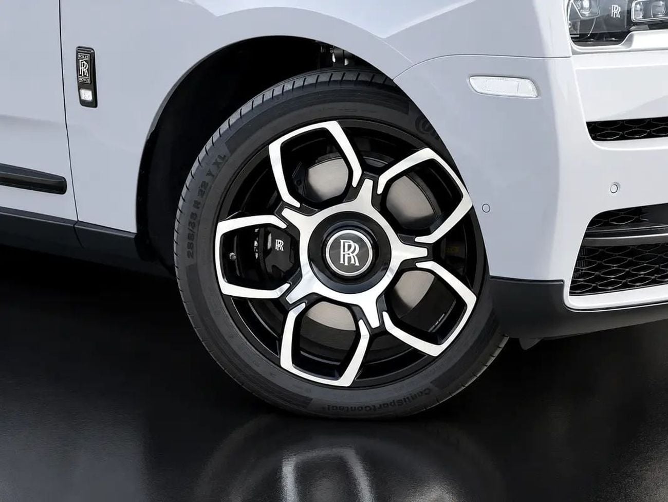 Rolls Royce Cullinan BLACK BADGE