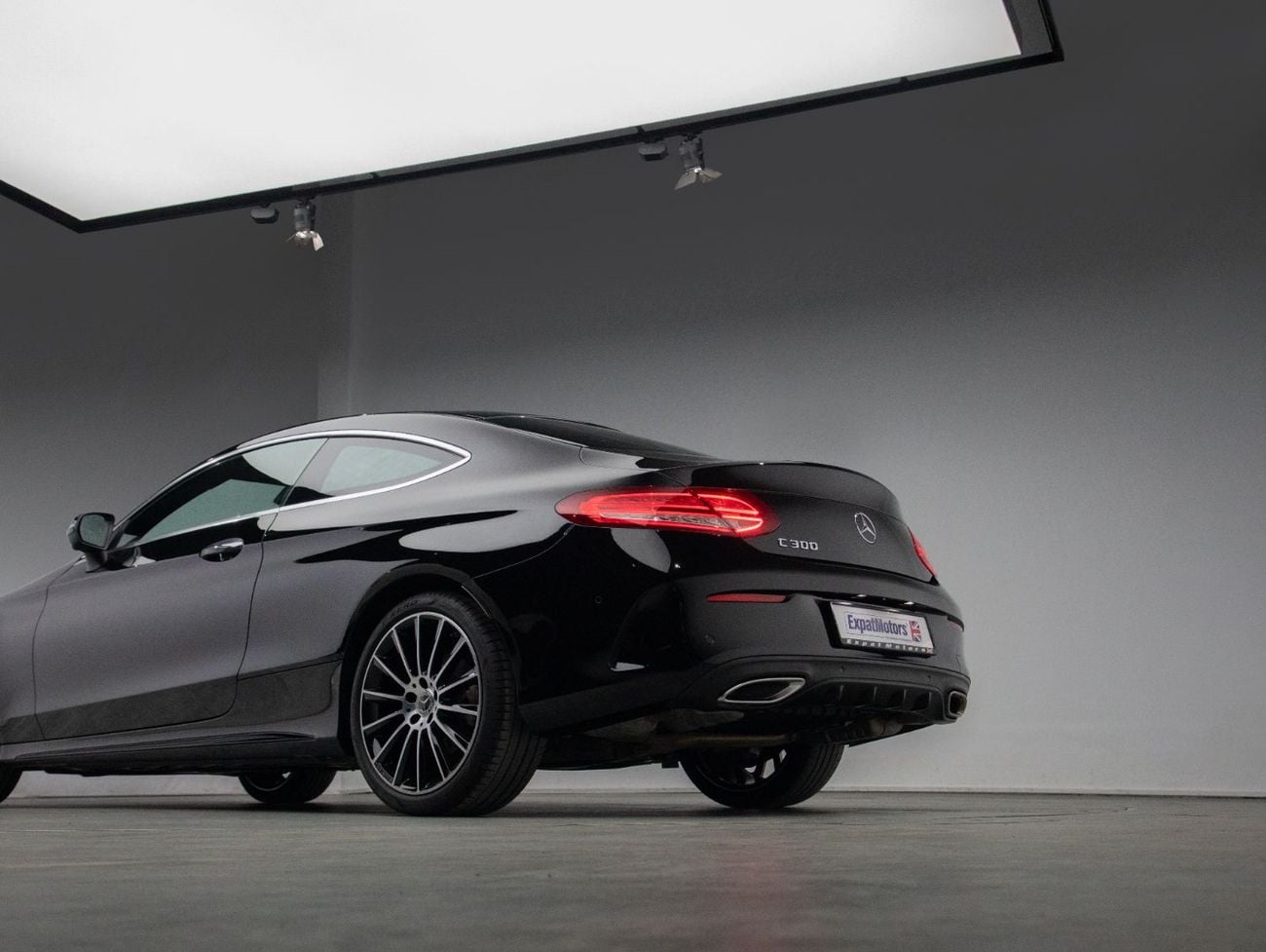 مرسيدس بنز C 300 ستاندارد