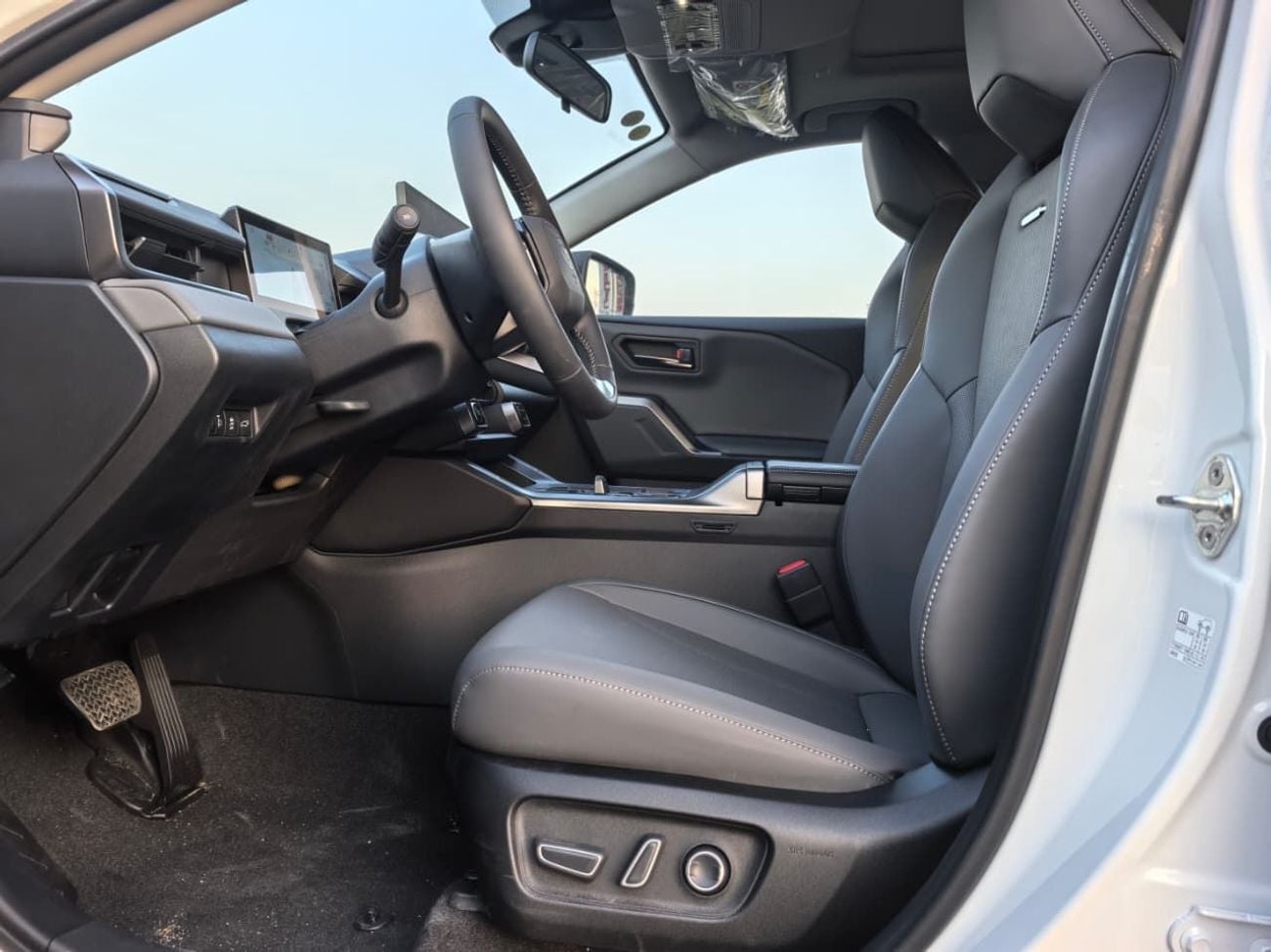 Toyota RAV4 2.5L V4 HYBRID | PWR WITH LEATHER SEATS | PANORAMIC ROOF | LUXURY EDITION | MY2026