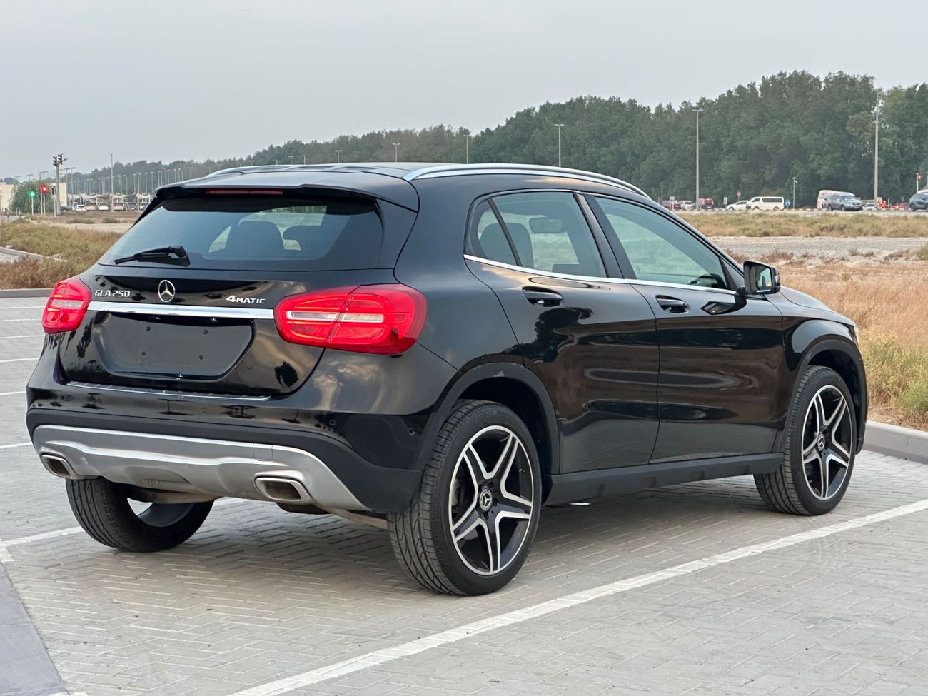 Mercedes Benz GLA250 STANDARD STD