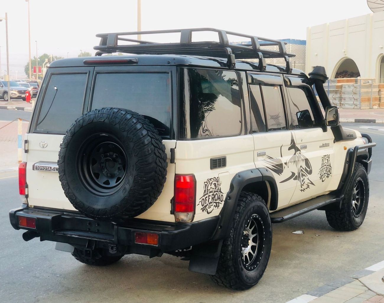 Toyota Land Cruiser 70 LC79 LX LC76 LHD 1VD-FTV 4.5L V8 Diesel Engine Manual Gear 4WD 7 Seats 5 Doors