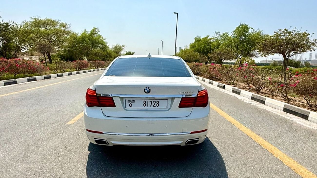 بي أم دبليو 740Li لاكجوري