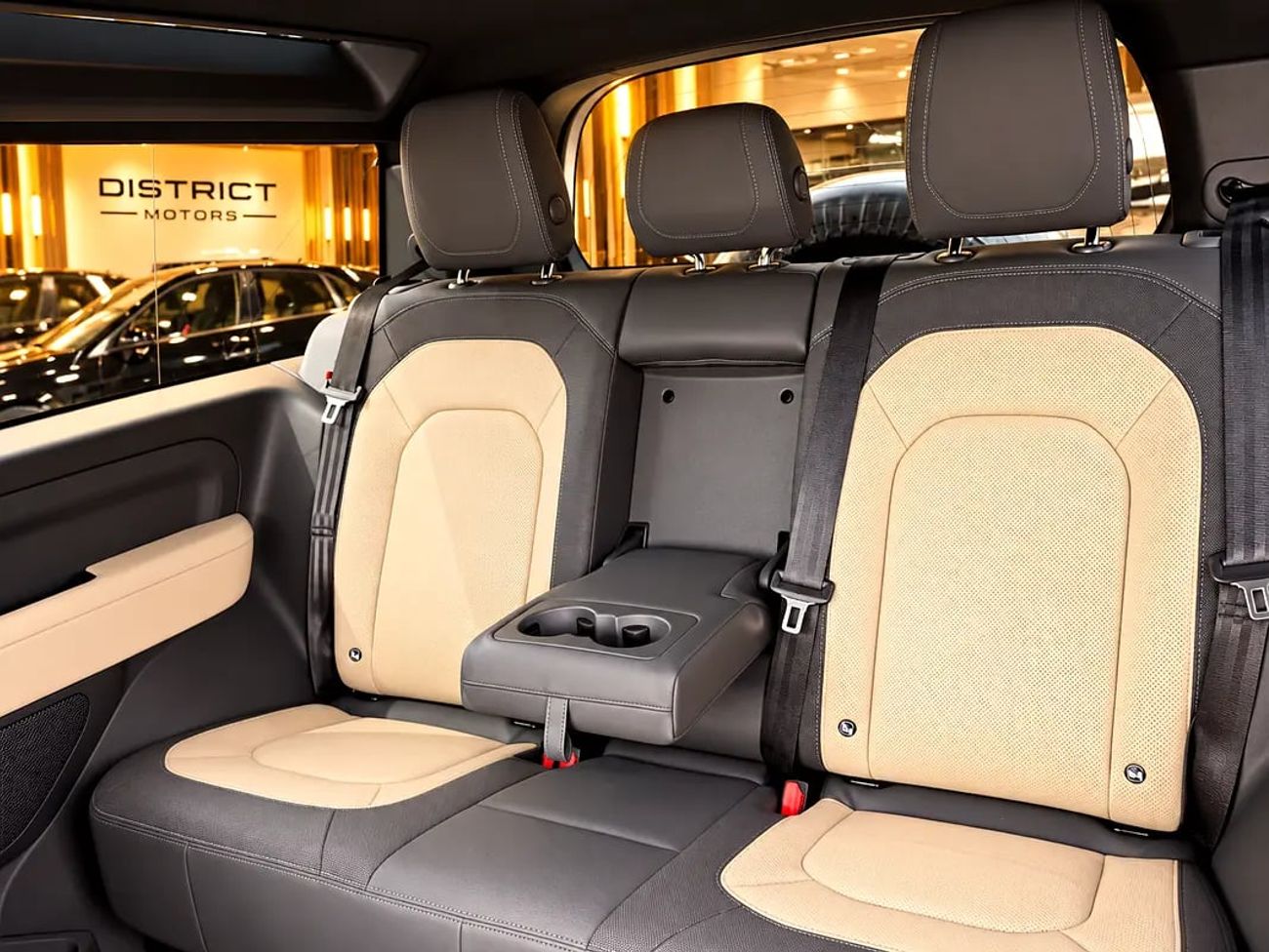 Land Rover Defender 90 SE P400 GCC Specs