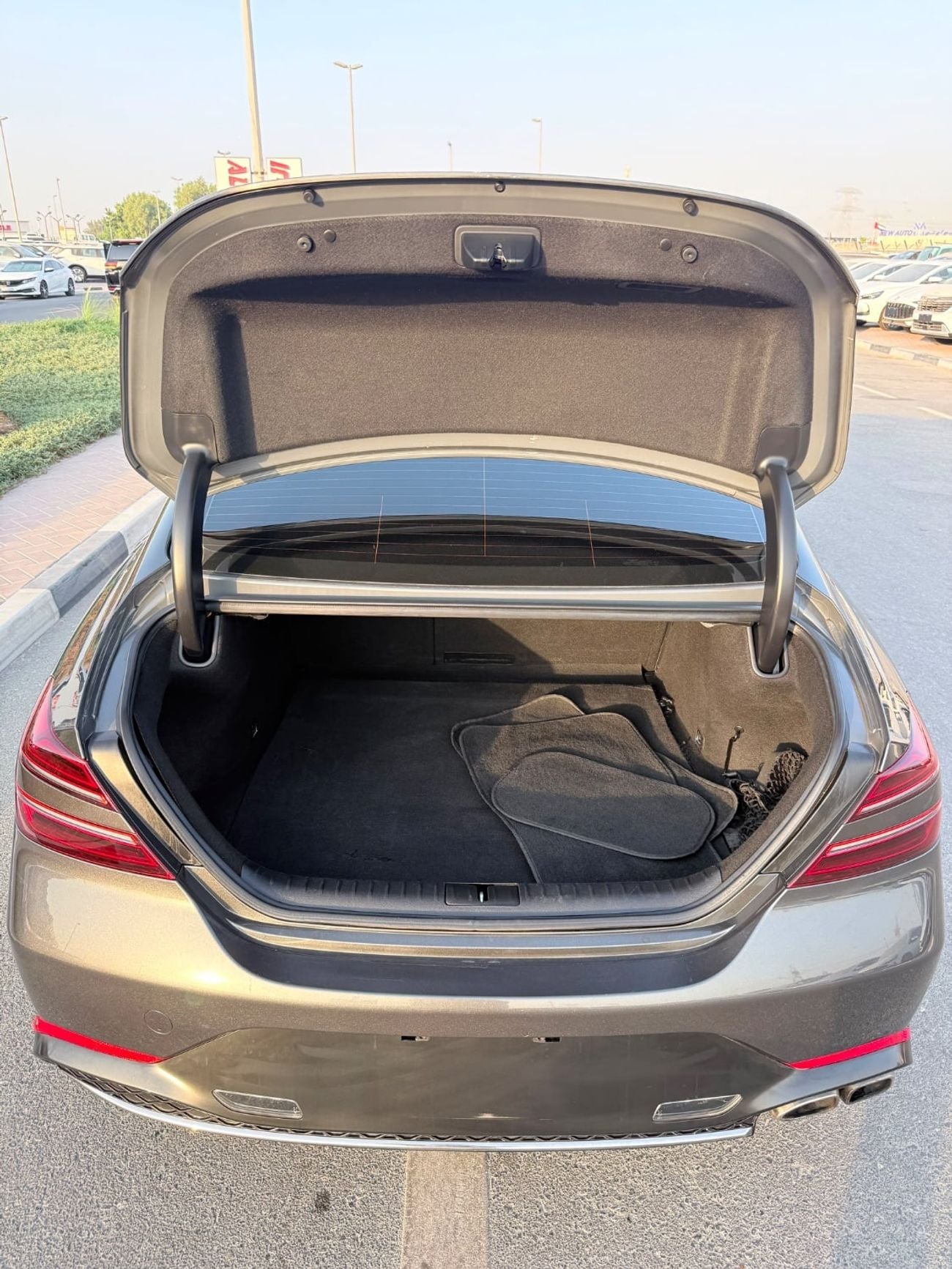 جينيسس G70 PREMIUM *GENESIS G70* Left Hand Full option Specs: *USA* Year: *2022* -*Original 5 Seats* push start BSM