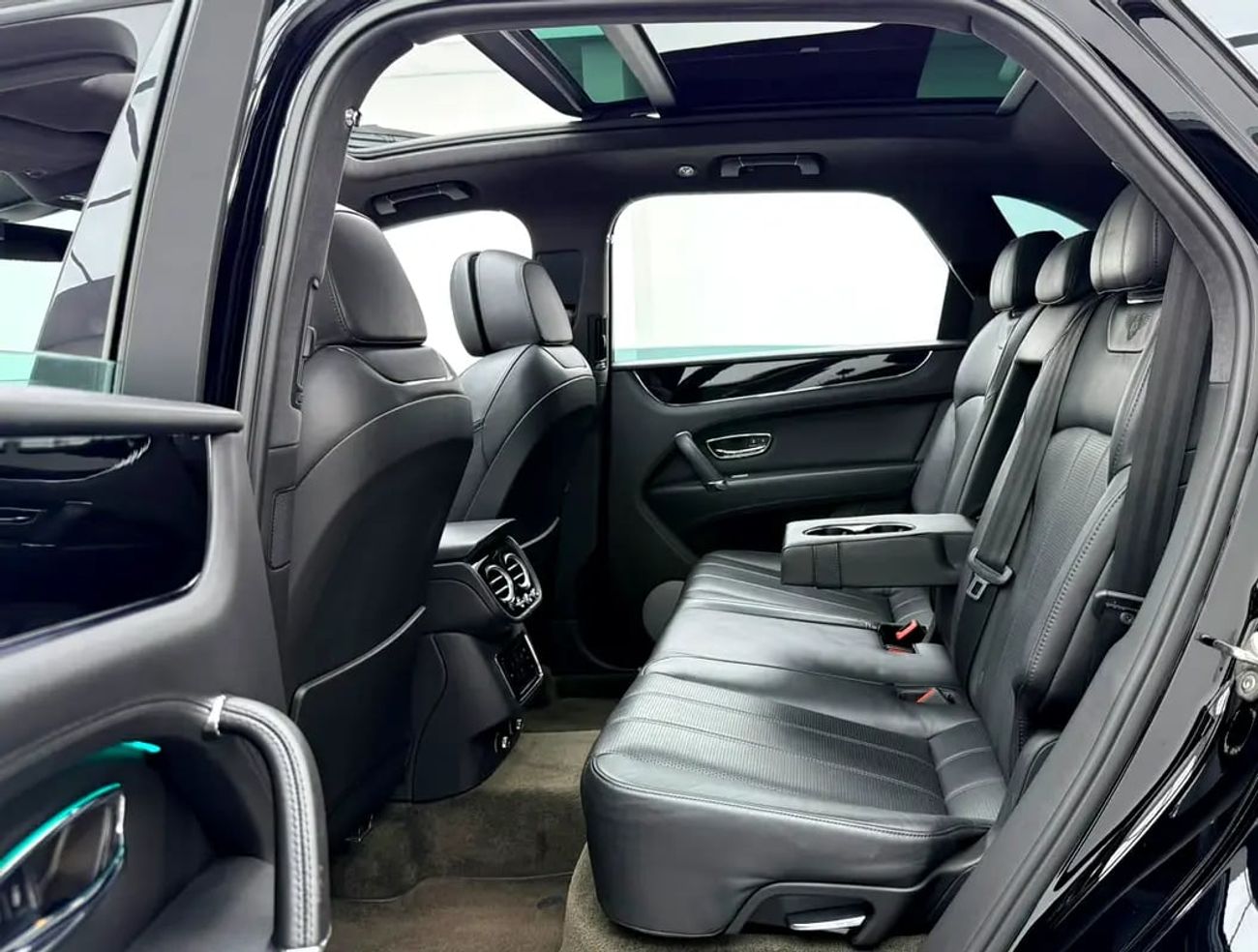 Bentley Bentayga V8, Full Service History, Fully Loaded, Excellent Condition, Japanese