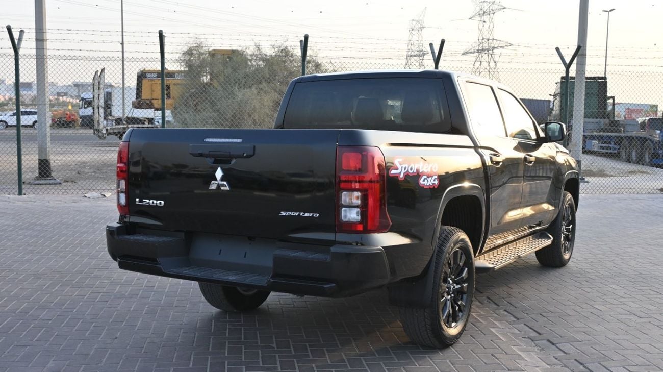 ميتسوبيشي L200 GL ميتسوبيشي L200 2.4 لتر سبورتيرو ديزل DC 4WD 6AT GLS - موديل 2027