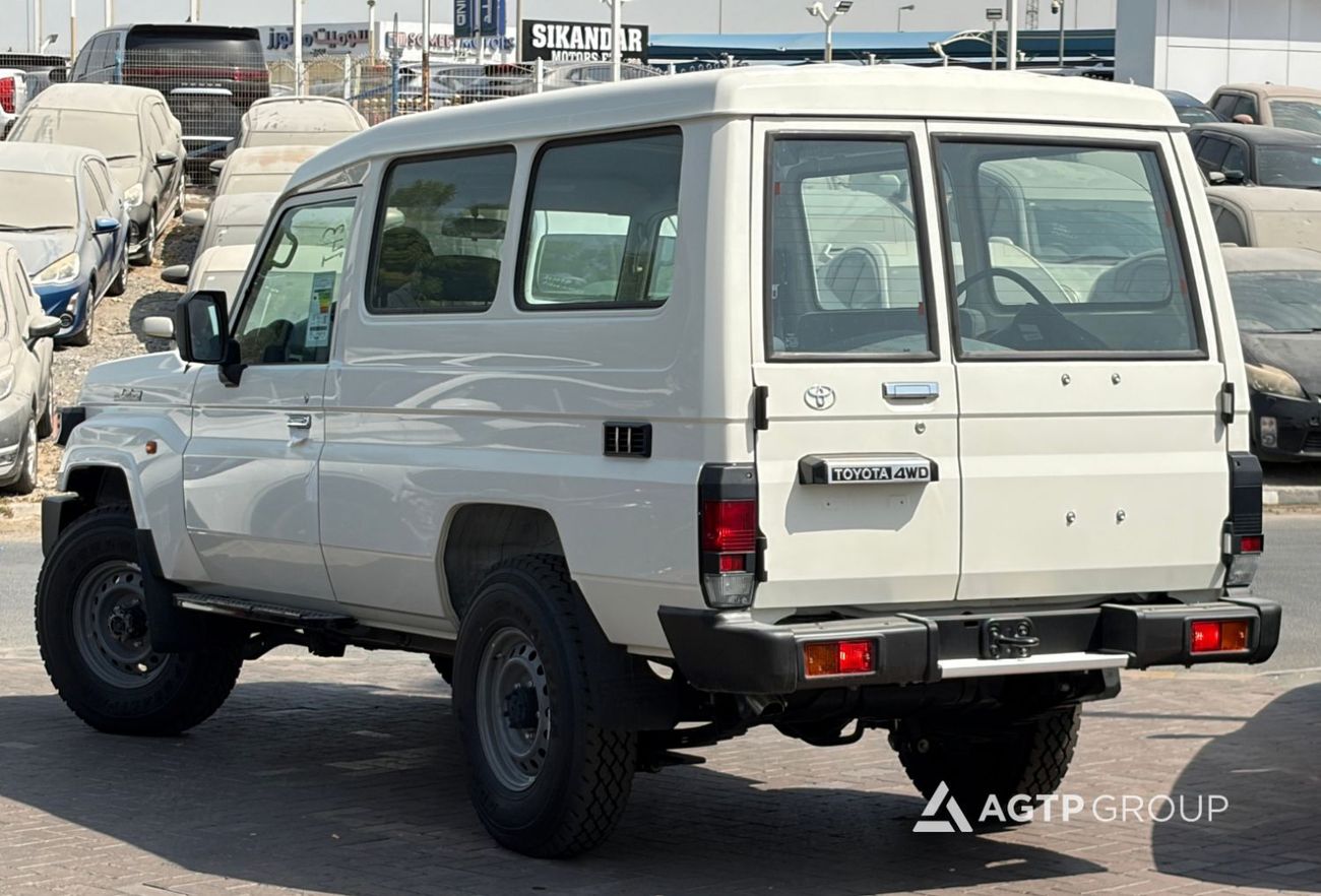 تويوتا لاند كروزر 70 LC 78 HARDTOP 2.8L AT محرك ديزل توربو سعة 2.8 لتر، موديل 2026 | ناقل حركة أوتوماتيكي | دفع رباعي | مواصفات خليجية | خيار أ