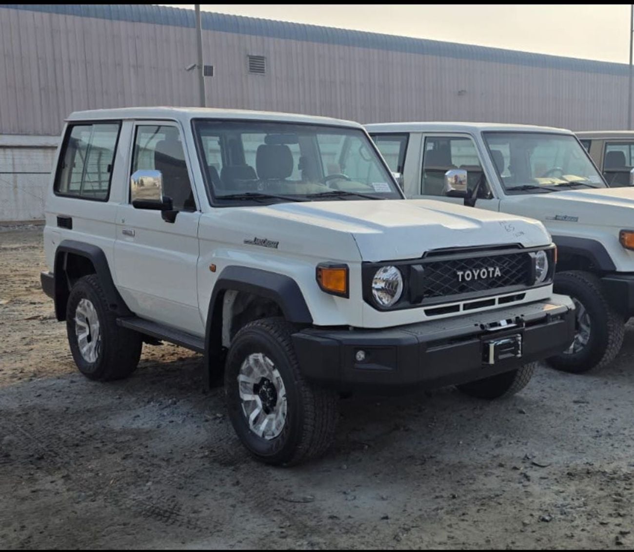 Toyota Land Cruiser 70 LC71 LX