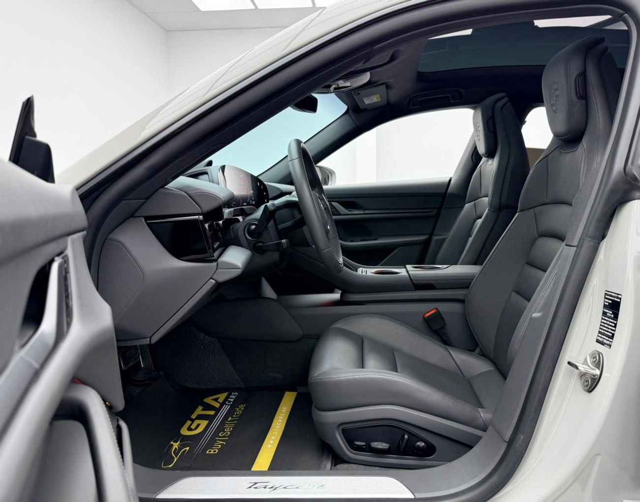 Porsche Taycan STANDARD 2025 Porsche Taycan, Porsche Warranty+Full Service History, GCC
