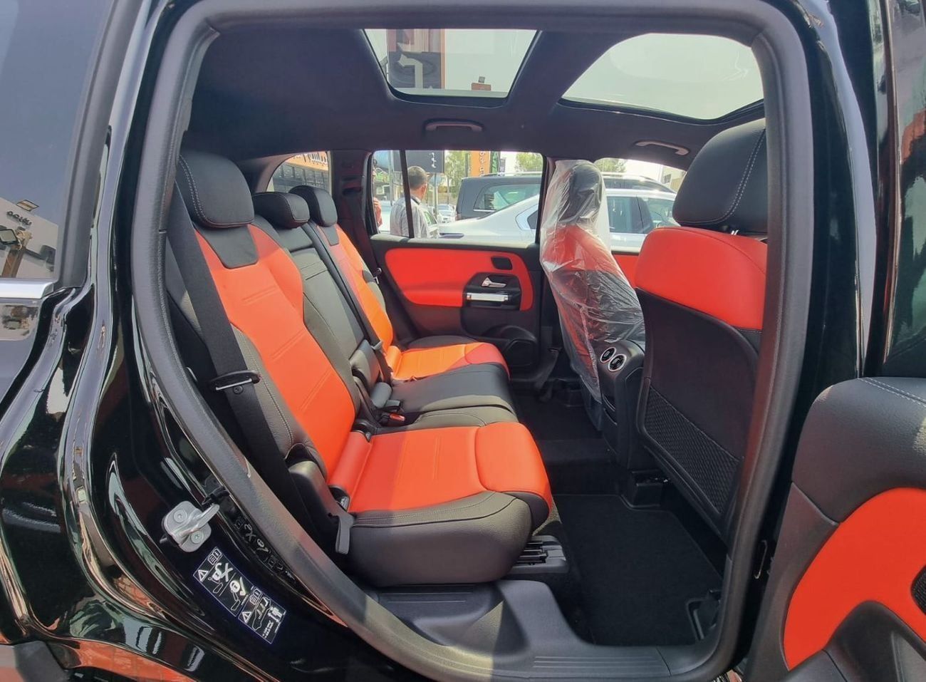 Mercedes Benz GLB200 STANDARD SUV 7 Seater Under Warranty 2025 GCC
