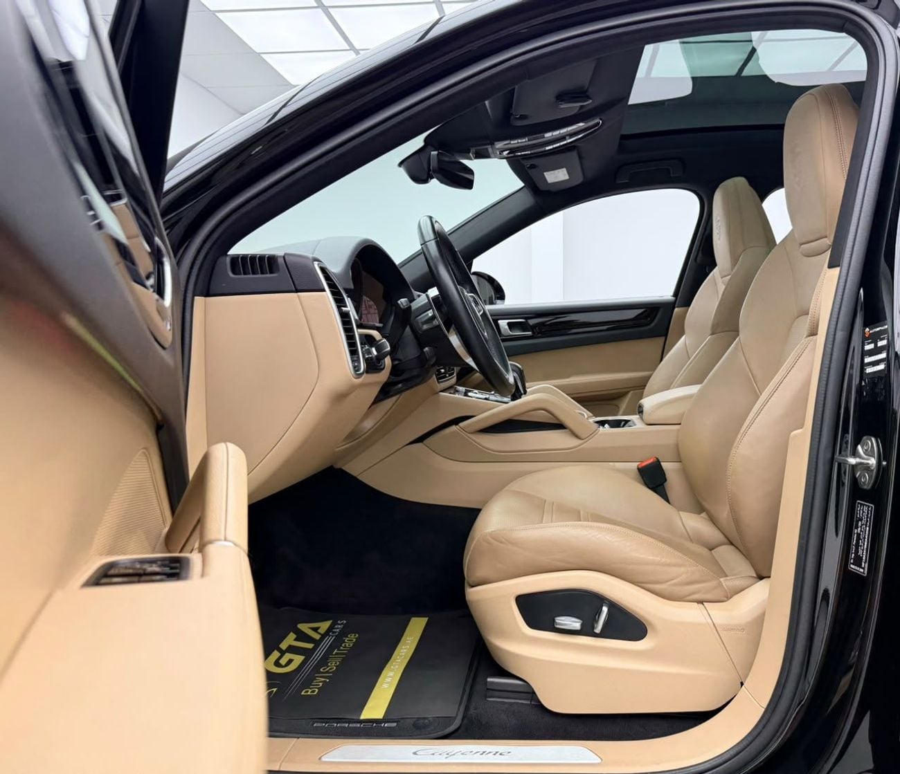 Porsche Cayenne STANDARD 2021 Porsche Cayenne Coupe, Warranty, Full Service History, Fully Loaded, GCC