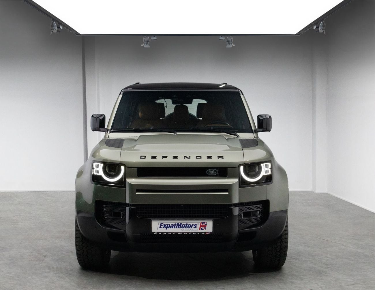 لاند روفر ديفندر 130 SE P400