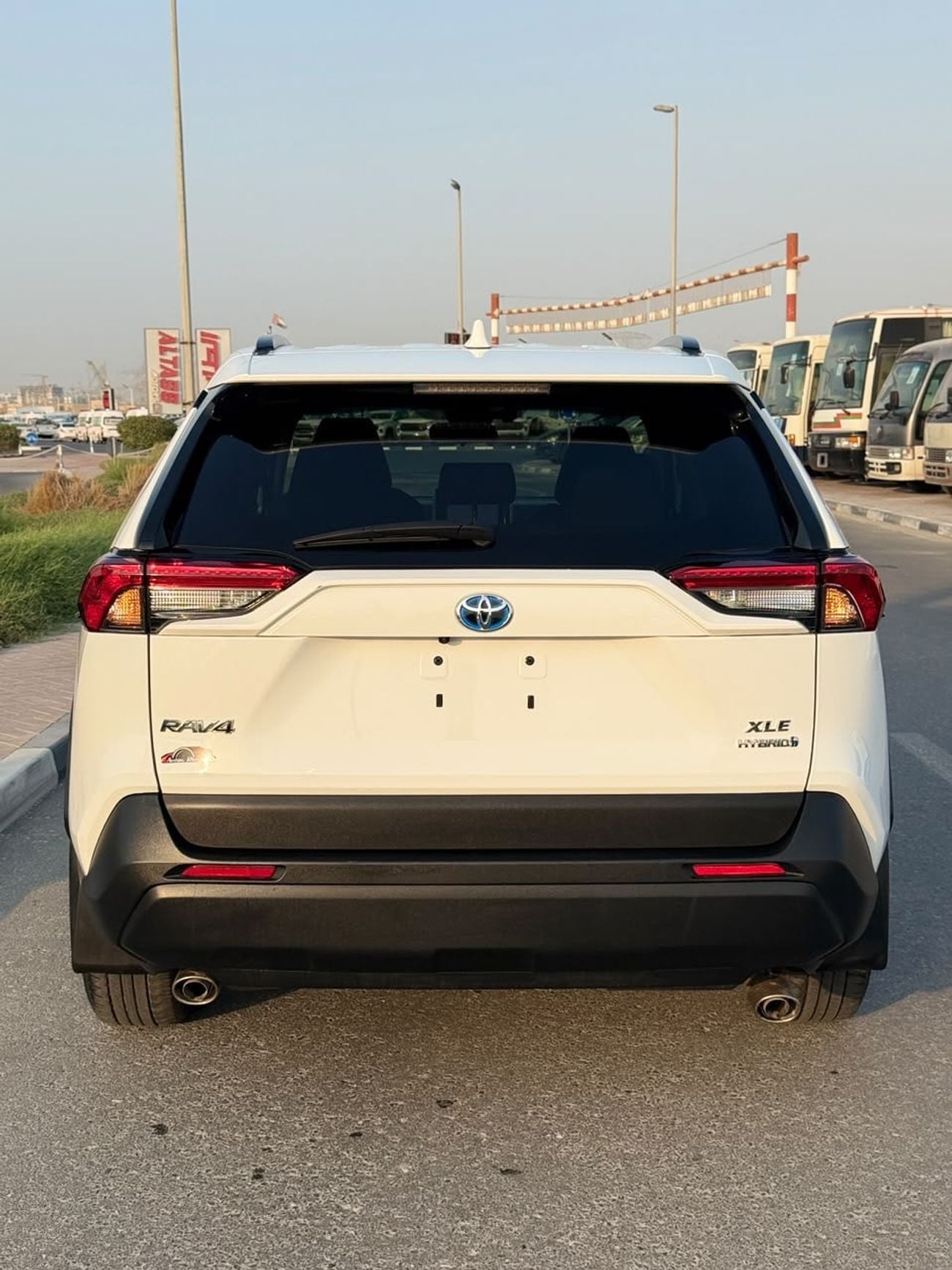 Toyota RAV4 XLE HEV Hybrid XLE Full option