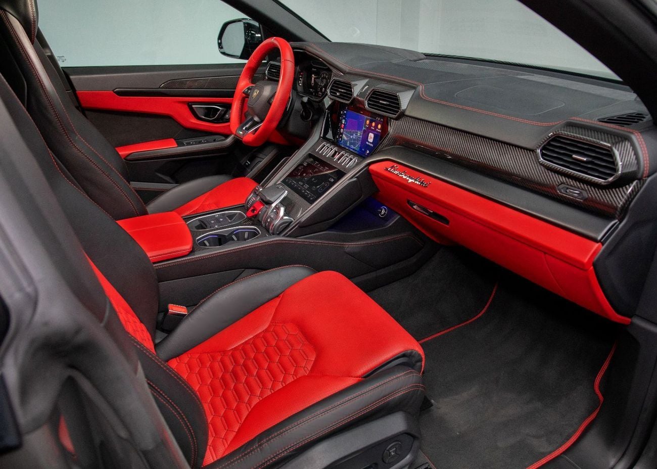 لامبورغيني اوروس STANDARD