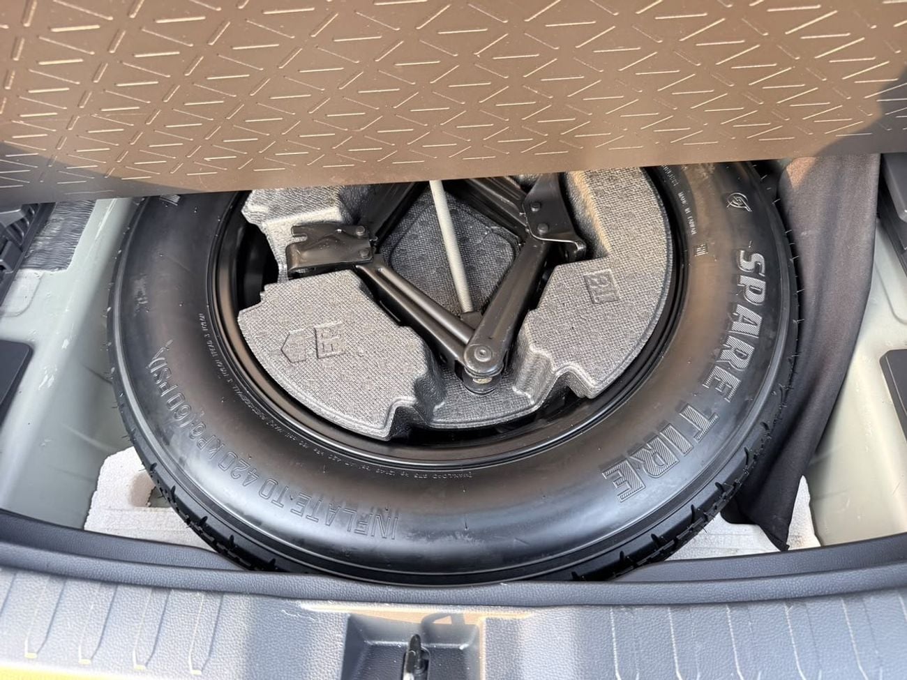 Toyota RAV4 XLE premium 2.5L