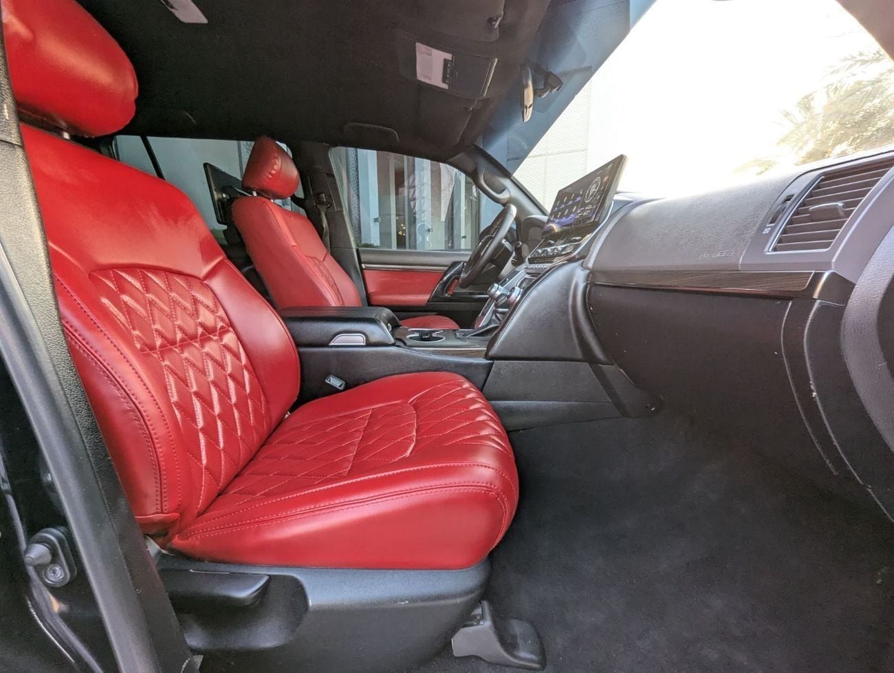 تويوتا لاند كروزر GXR Toyota landcruise 2015Model Facelifte 2025 4.0L v6 petrol Engine Colour Black push start Transmi