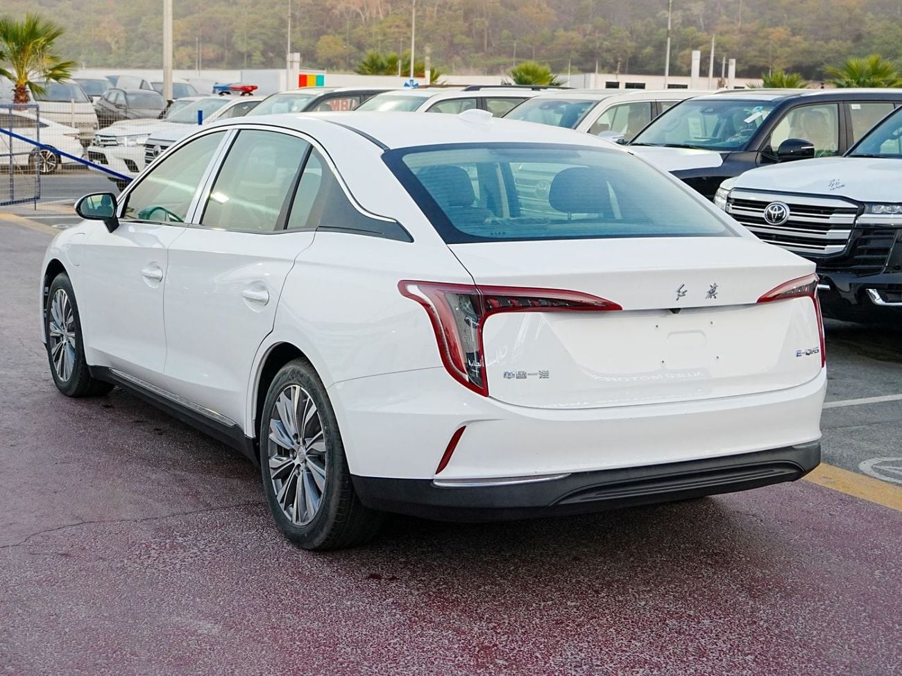HONGQI E-QM5 T3 EDITION 2024 Sedan Brand New 0Km