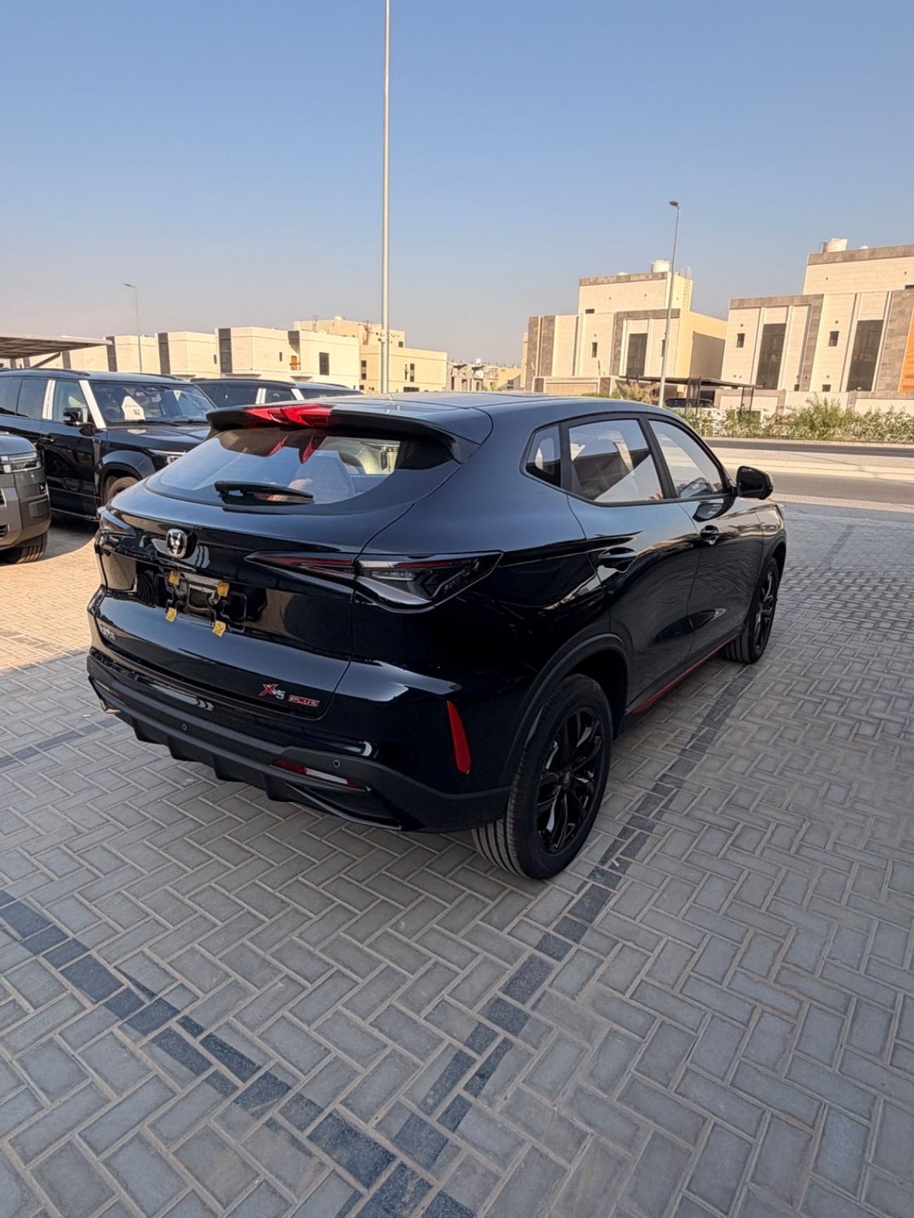 تشنجان x5 بلس بيوند برو ,android & apple car play ,electric trunk, 360 camera,