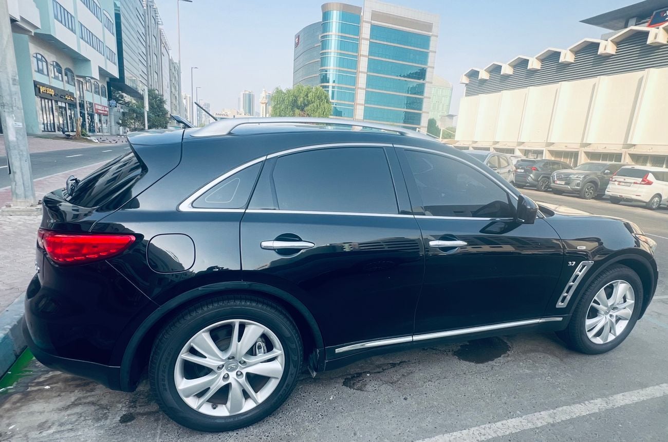 Infiniti QX70 EXCELLENCE