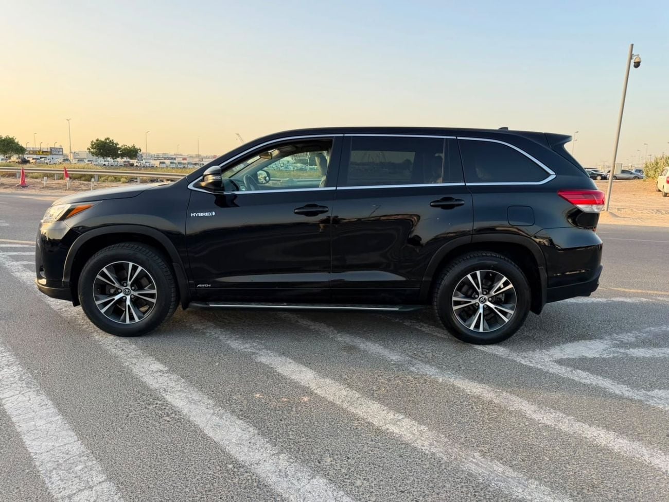 Toyota Highlander LIMITED 2018 Toyota Highlander Hybrid -3.5L V6-AWD 4x4 - Leather seat-Rear Camera -