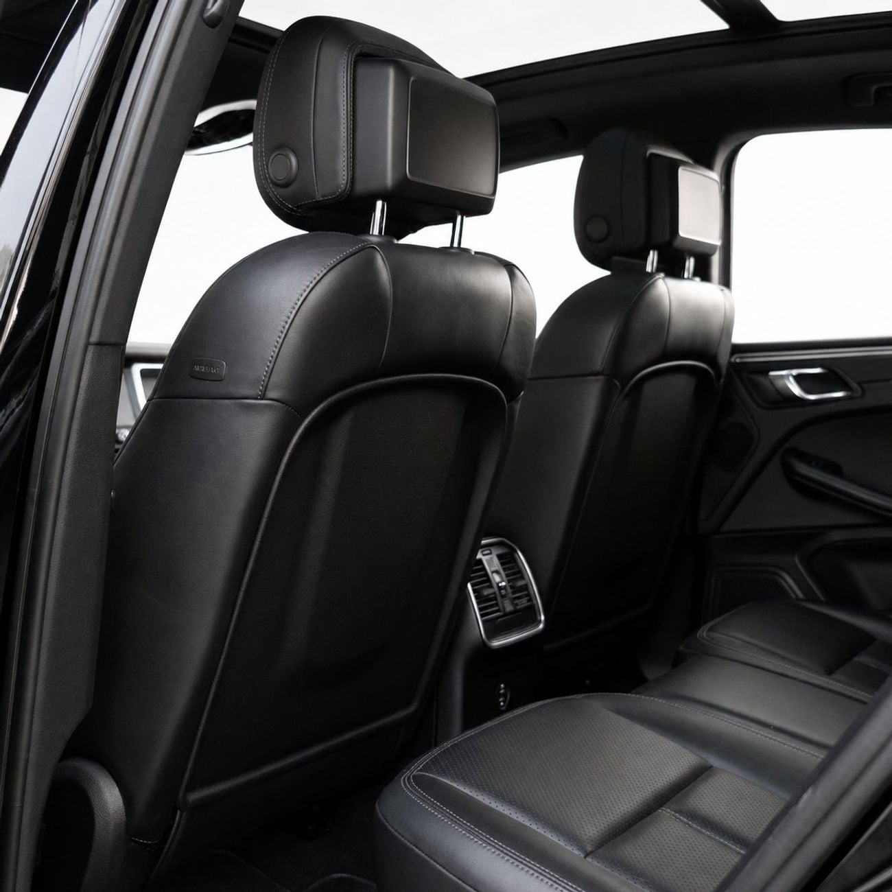 بورش ماكان STANDARD AED 2,682 P.M • 0% Downpayment • Porsche Macan • 1 Year