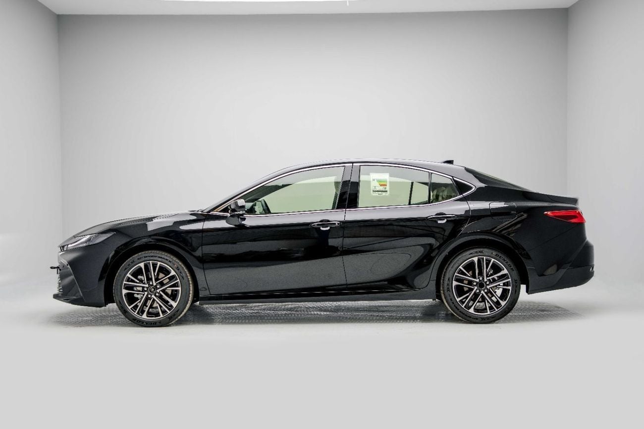 Toyota Camry GLE 2.5L - Netural Black Inside Formage | Export Only