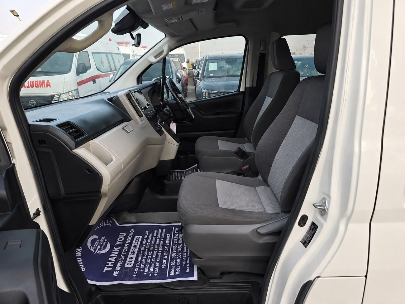 Toyota Hiace TOYOTA HIACE COMMUTER 12 SEATER DIESEL 2.8L RIGHT HAND DIVE