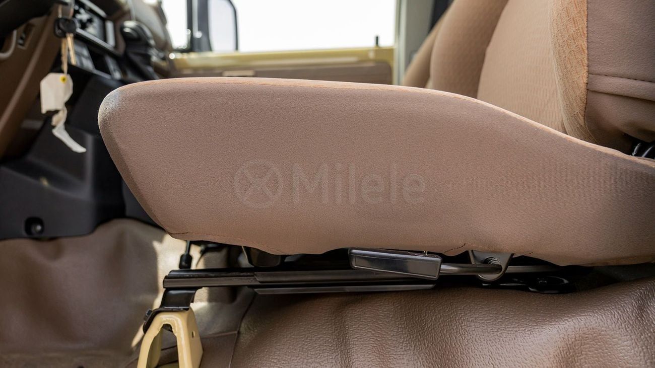 تويوتا لاند كروزر بيك أب 70 LC79 LX LX
