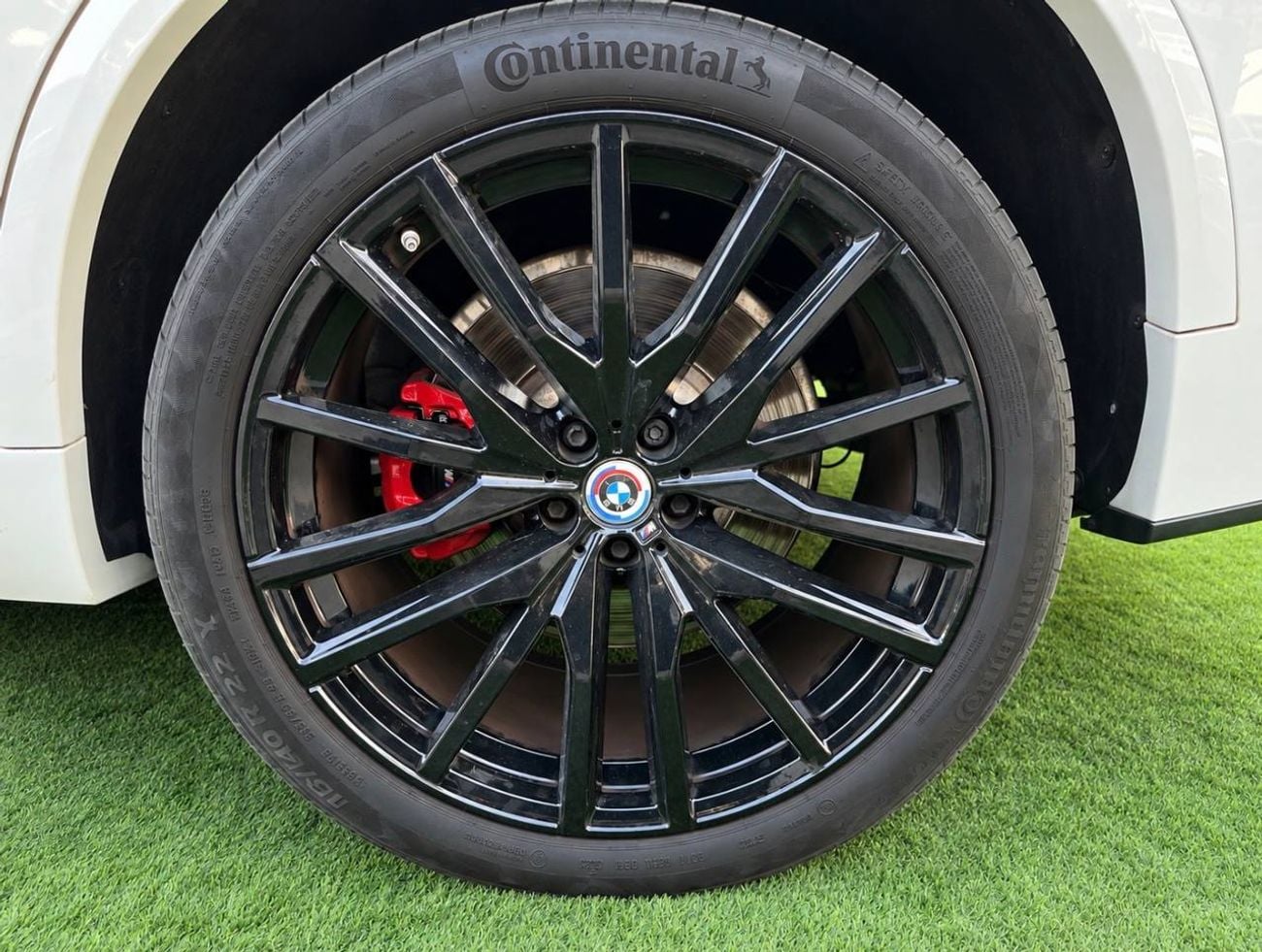 بي أم دبليو X5 XDRIVE M50I بي إم دبليو X5 M50I المواصفات الأمريكية